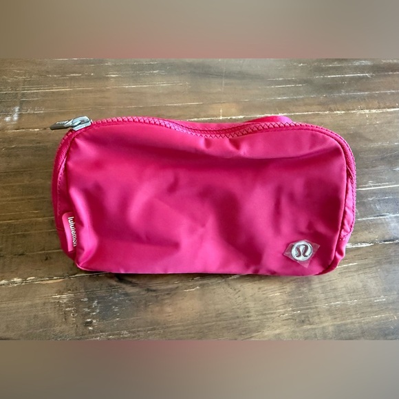 Lululemon Everywhere Belt Bag 1L Cherry Mist Fanny Pack Crossbody Designer New - Picture 12 of 16